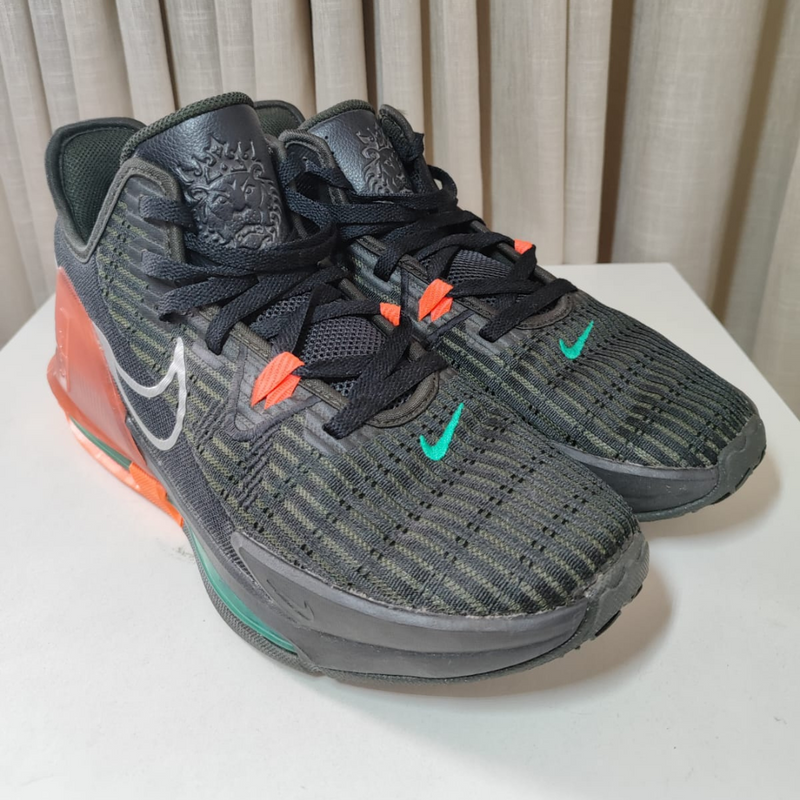 Tênis Nike LeBron Witness 6