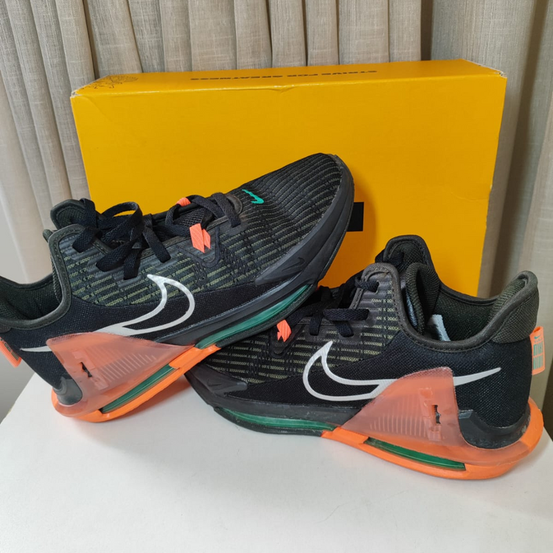 Tênis Nike LeBron Witness 6