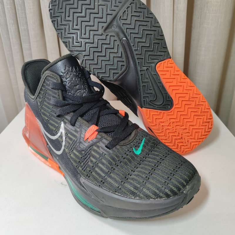 Tênis Nike LeBron Witness 6